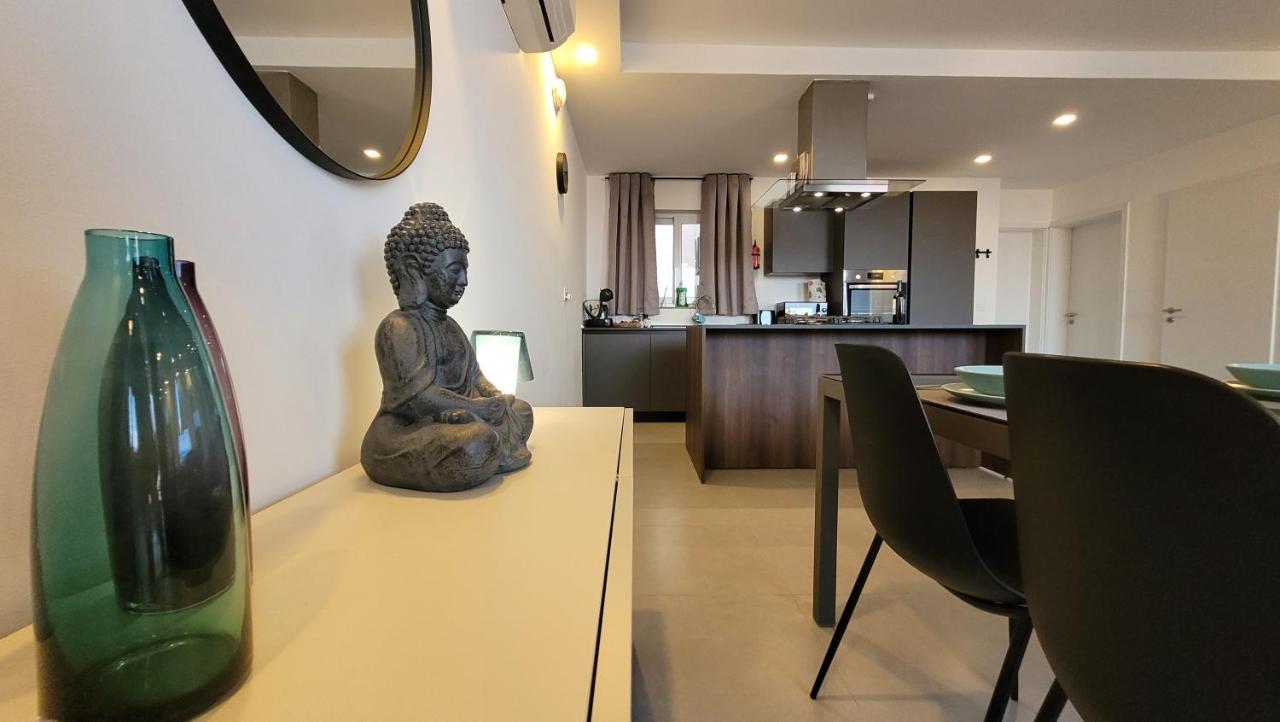 Appartamento Stylish - Modern - Large Terrace - 2 Bed - 200 M From Sea - Fully Air Con St. Paul's Bay Esterno foto